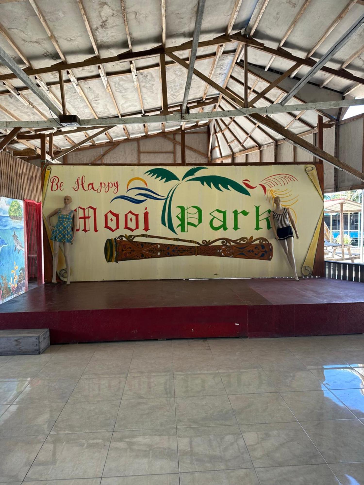 Mooi Park Hotel Sorong Exterior photo