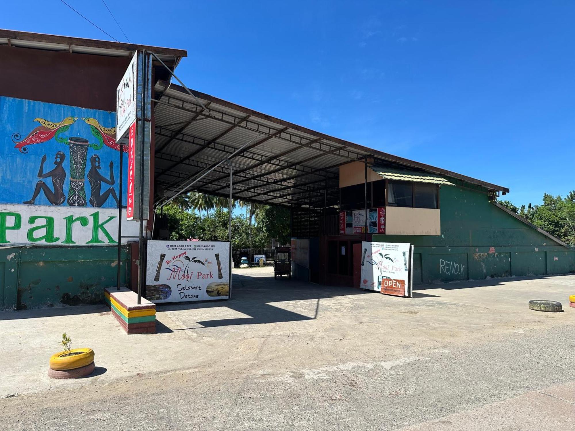 Mooi Park Hotel Sorong Exterior photo